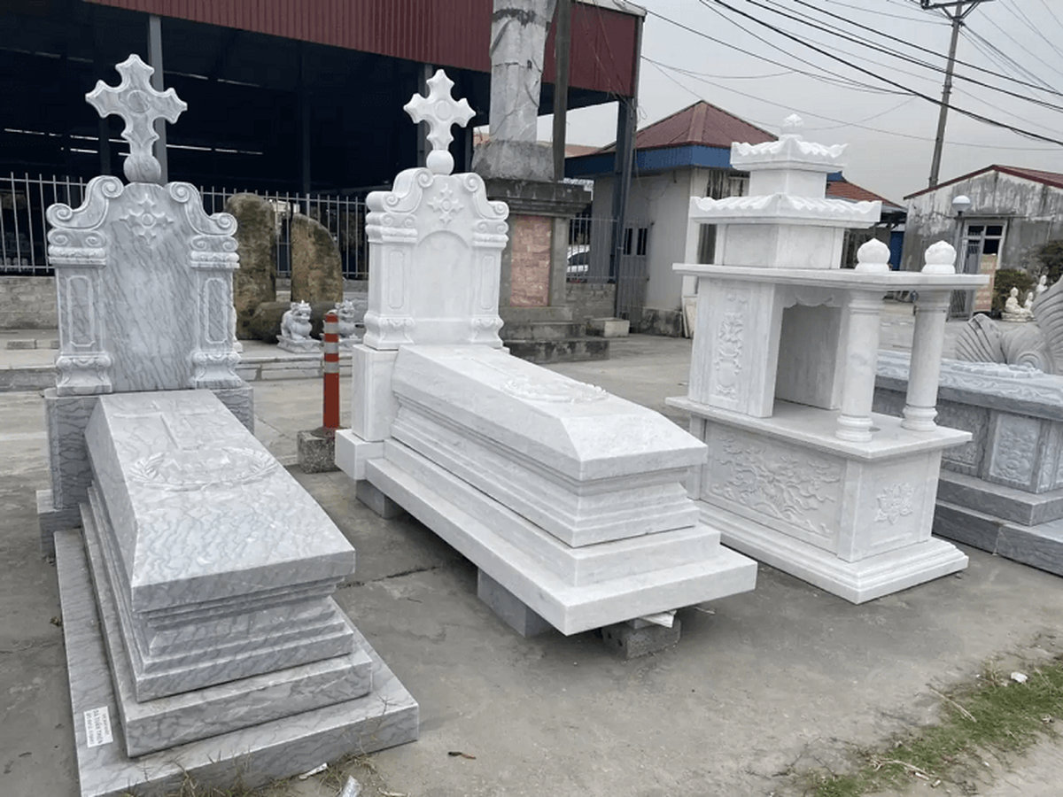 Mộ công giáo đơn giản 