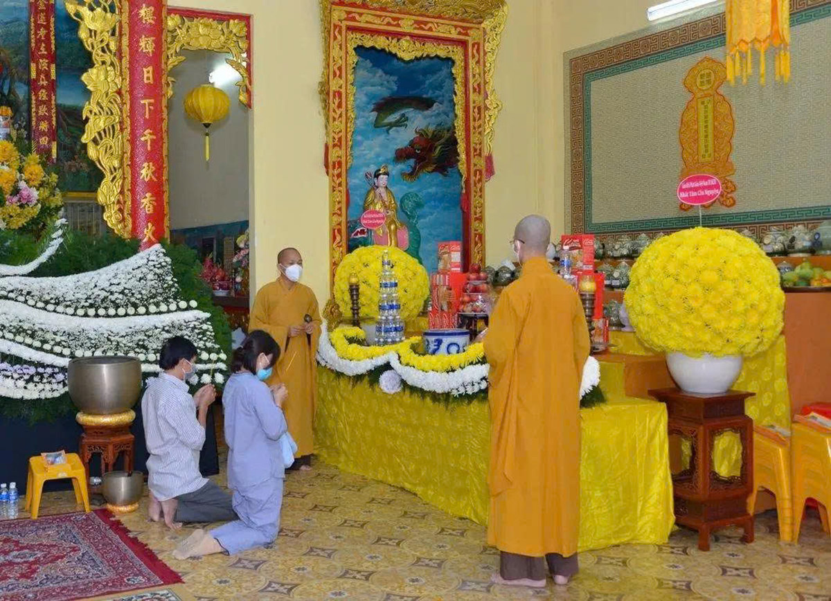 Tụng kinh cầu siêu