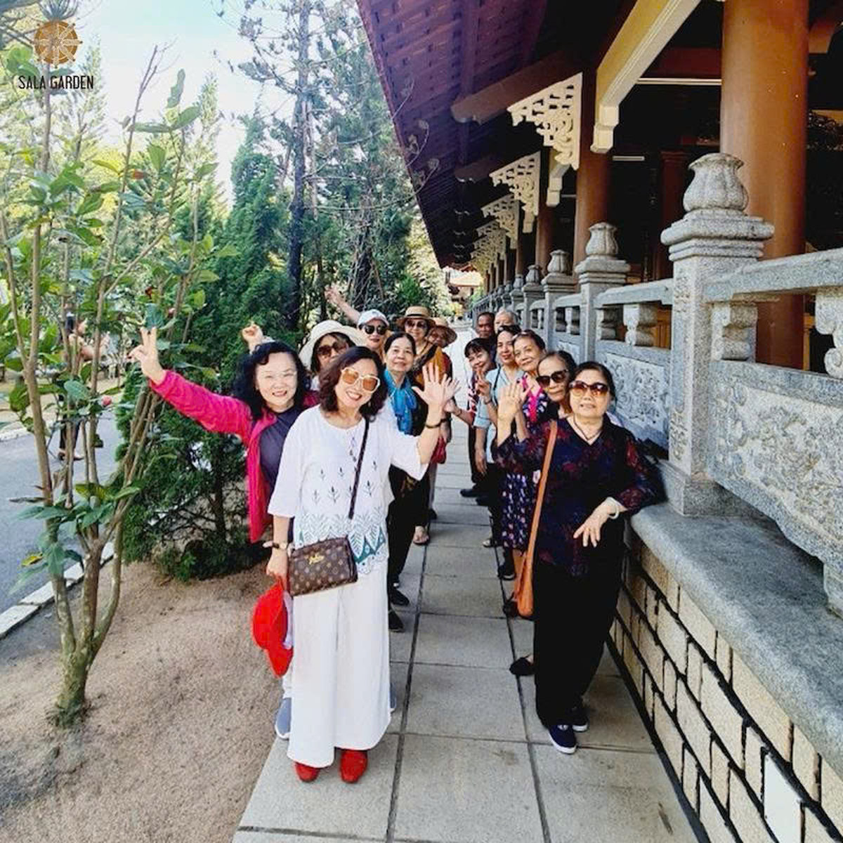 Hoa viên nghĩa trang Sala Garden tham quan 
