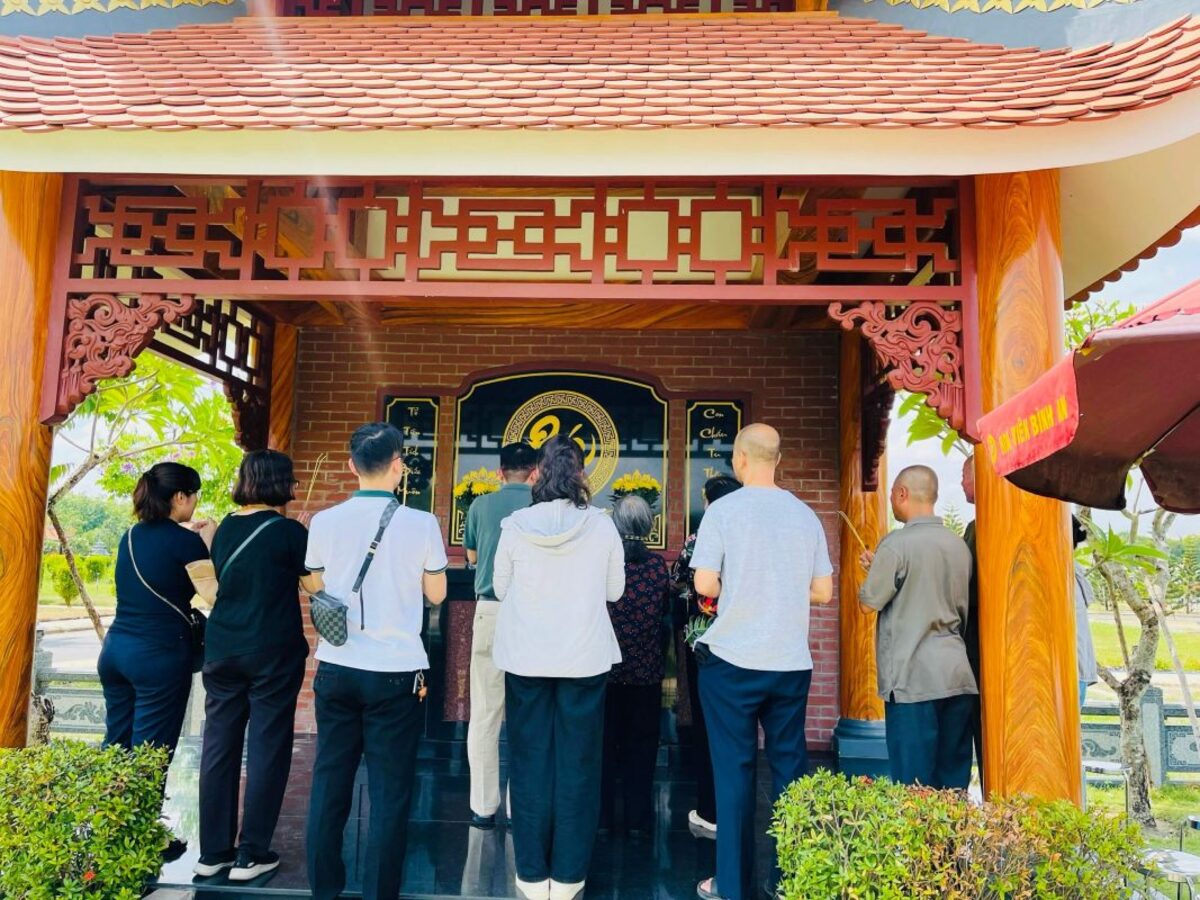 có nên mua trước đất nghĩa trang