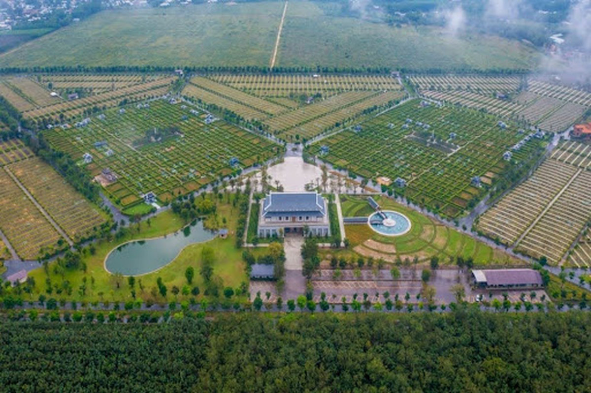 Xây mộ phần tổ tiên