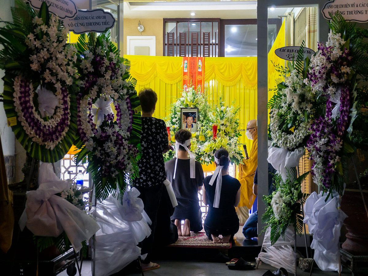 Áo tang lễ ở miền Nam