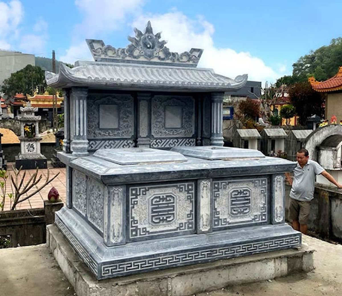 mộ đá đôi bền