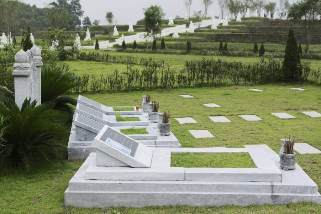 Ghi bia mộ đạt chuẩn