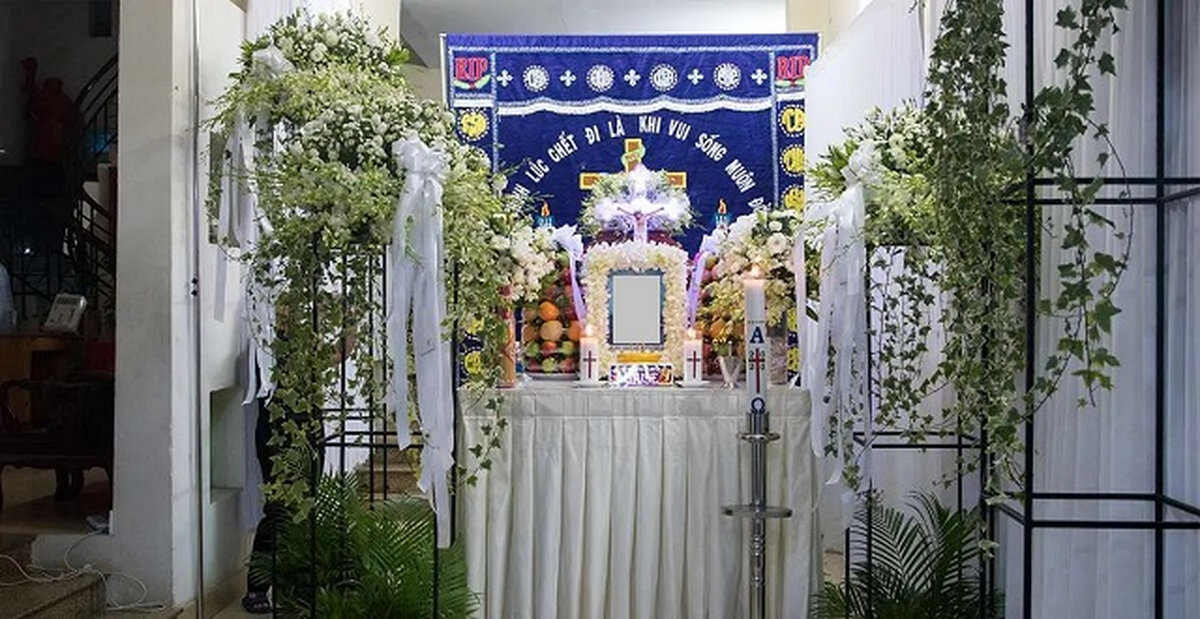 Trang trí tang lễ Công giáo