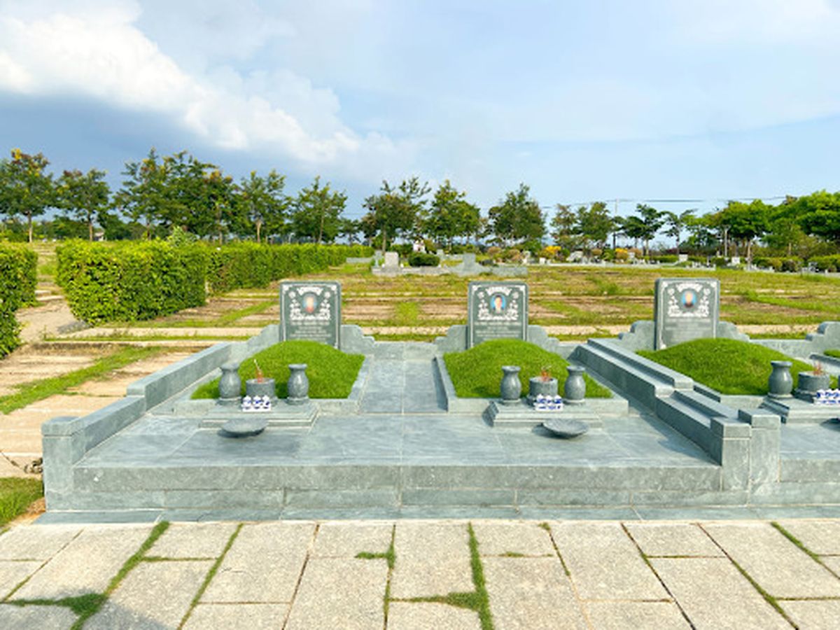 xây mộ đá đôi