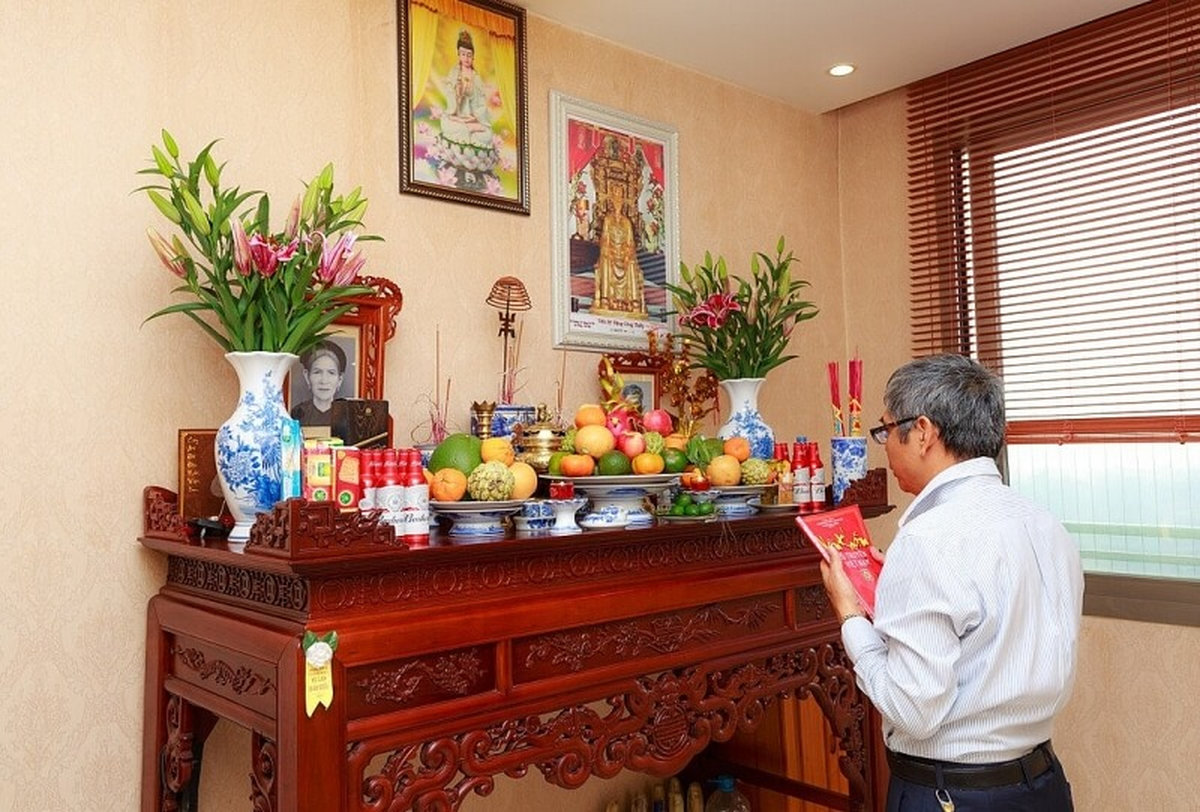 dọn dẹp bàn thờ đón tết miền Trung