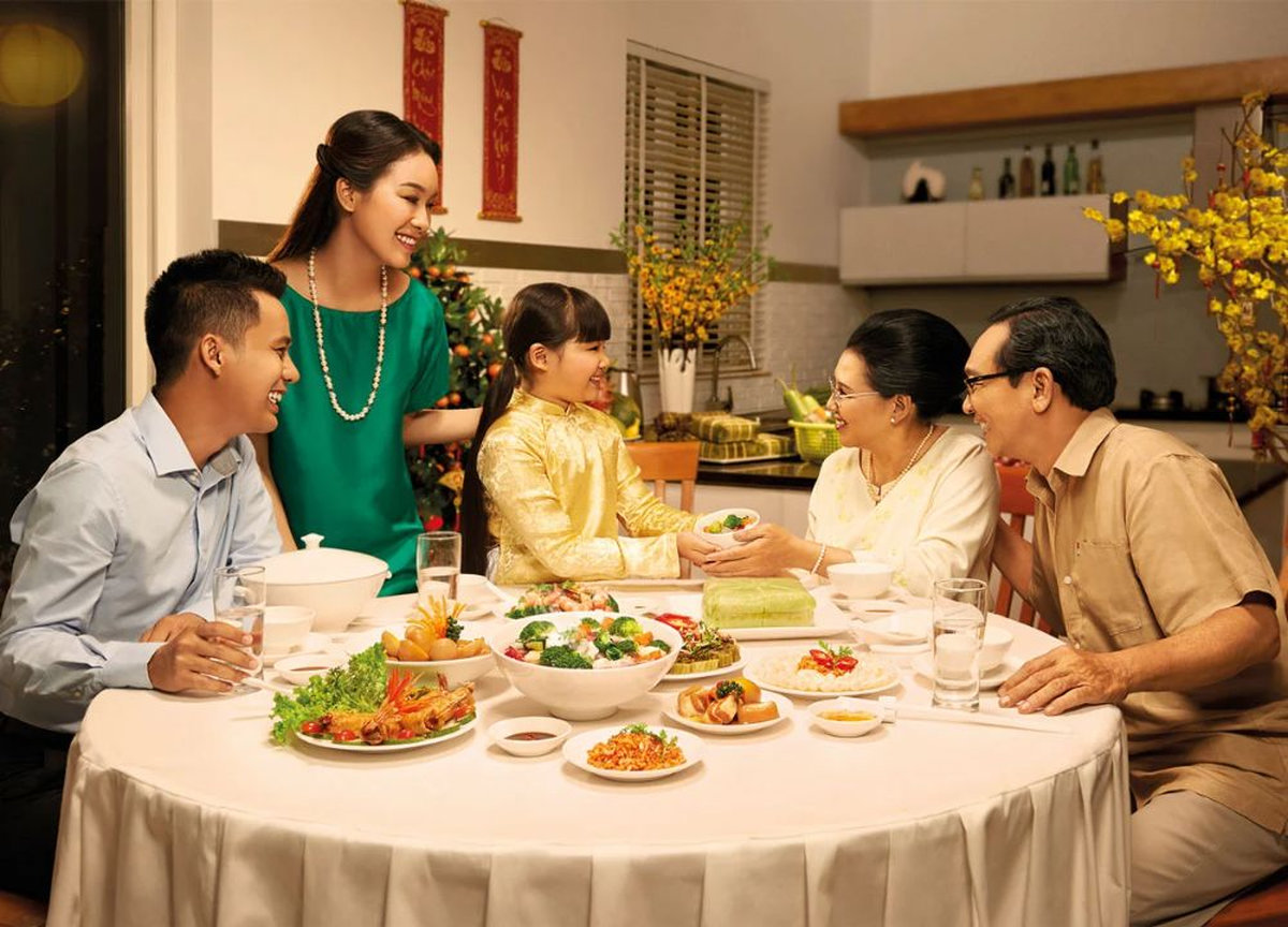 Gia đình sum vầy 3 ngày Tết 7 ngày xuân