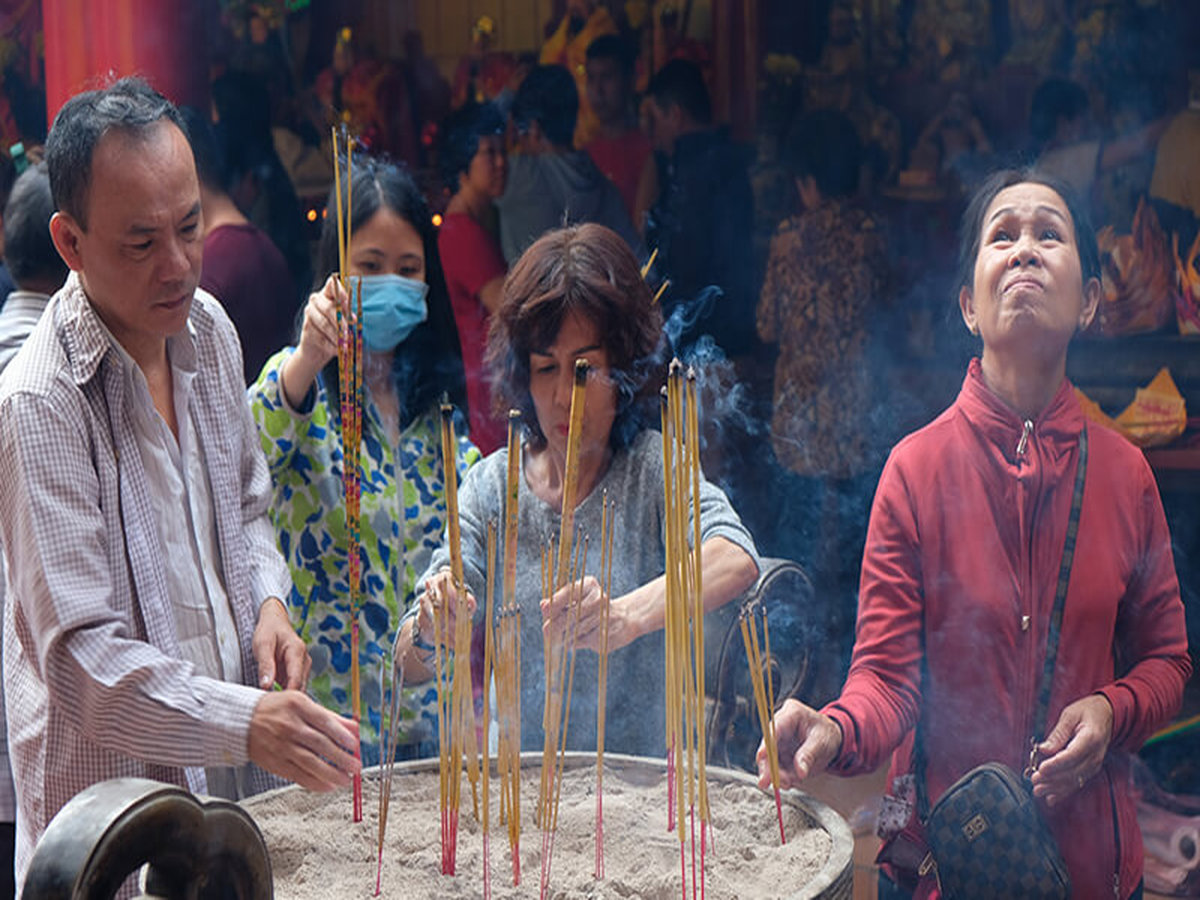 Tết nguyên tiêu trang nghiêm
