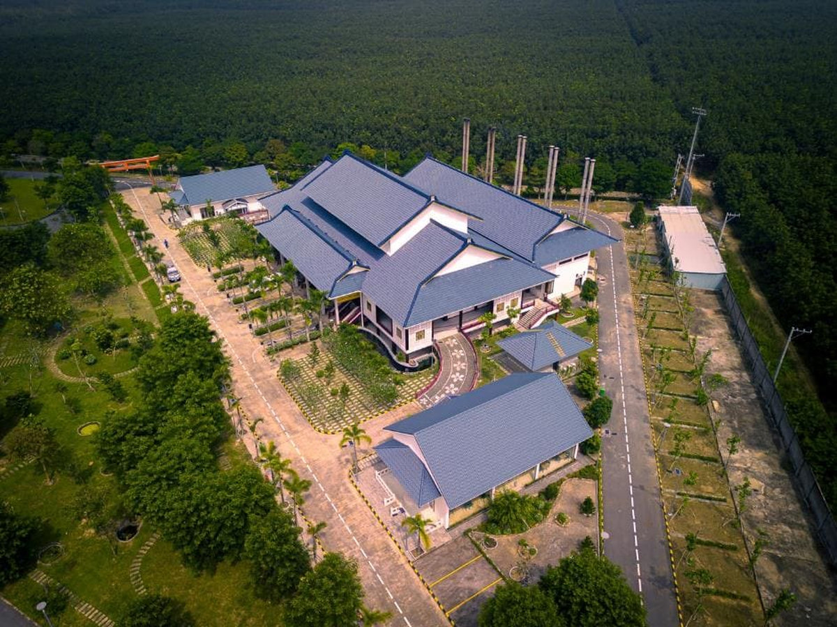 Khuôn viên nhà hỏa táng tại Sala Garden