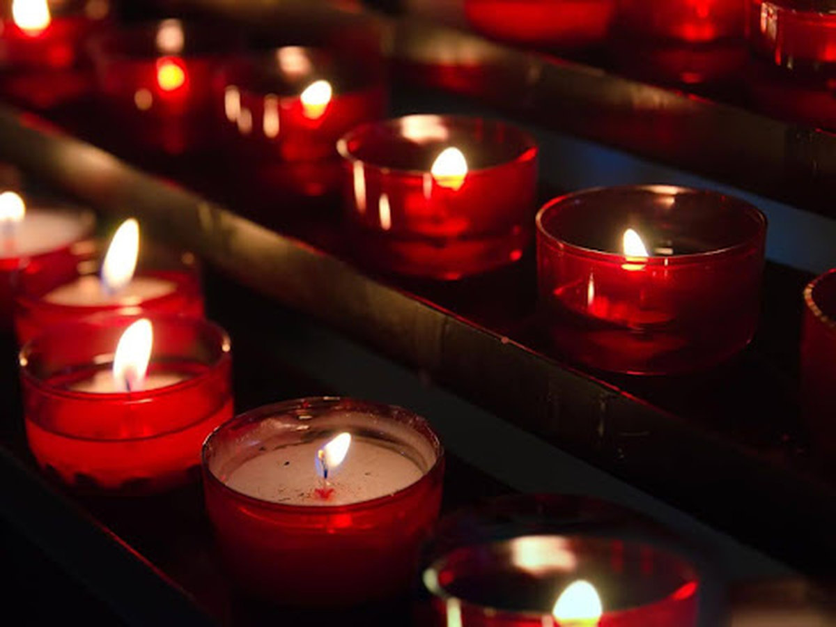 Ý nghĩa sâu sắc của lời cầu nguyện cho người mất, giúp họ hướng về cõi an lạc vĩnh hằng